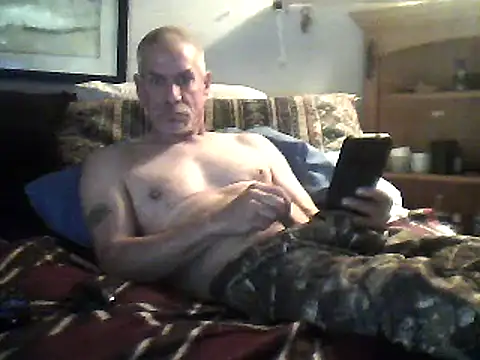Snapshot of Biknight chatting on February 11, 2:35 am Biknight online show from February 11, 2:35 am