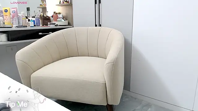 Snapshot of Hanako_love chatting on June 19, 4:35 pm Hanako love online show from June 19, 4:35 pm