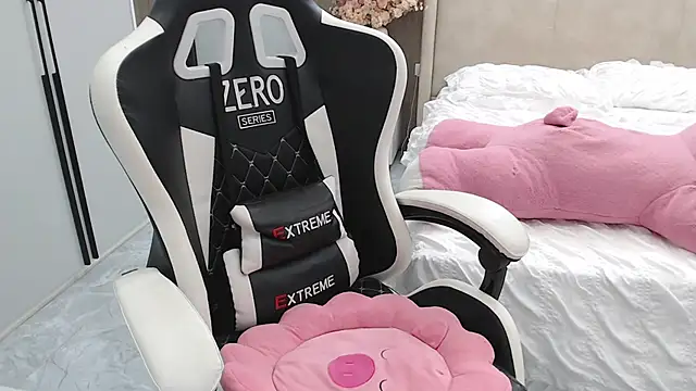 Hanako love online show from January 10, 2:45 pm