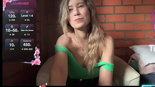 Snapshot of Leilacharlotte chatting on March 14, 10:49 pm Leilacharlotte online show from March 14, 10:49 pm