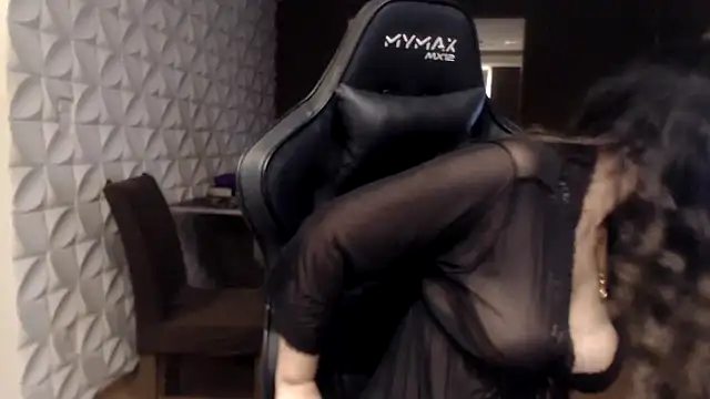 Leilacharlotte online show from March 11, 12:04 am