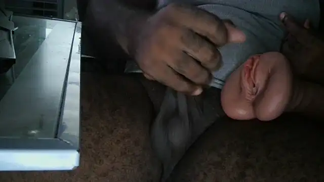 Snapshot of blkwanker chatting on October 29, 5:12 pm blkwanker online show from October 29, 5:12 pm