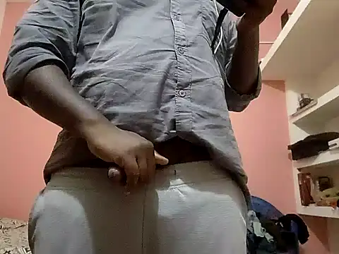 Snapshot of Aneesh007m chatting on January 8, 4:51 am Aneesh007m online show from January 8, 4:51 am