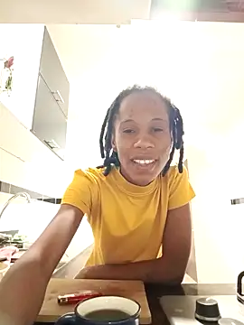 Snapshot of africa_deluxe chatting on February 7, 11:56 am africa deluxe online show from February 7, 11:56 am