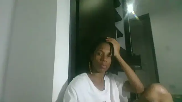 Snapshot of africa_deluxe chatting on February 23, 1:57 am africa deluxe online show from February 23, 1:57 am