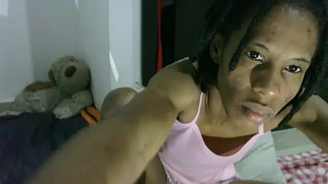 Snapshot of africa_deluxe chatting on February 15, 9:38 am africa deluxe online show from February 15, 9:38 am