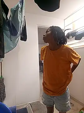 Snapshot of africa_deluxe chatting on February 9, 12:25 pm africa deluxe online show from February 9, 12:25 pm