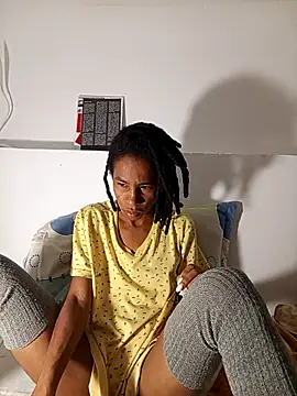 Snapshot of africa_deluxe chatting on October 18, 1:24 pm africa deluxe online show from October 18, 1:24 pm