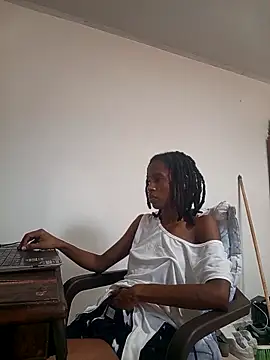 Snapshot of africa_deluxe chatting on February 17, 12:24 pm africa deluxe online show from February 17, 12:24 pm