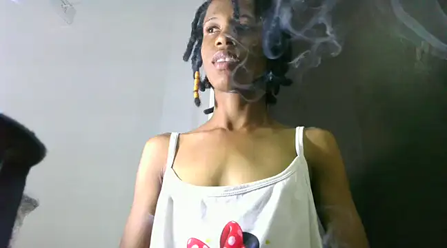 Snapshot of africa_deluxe chatting on February 20, 9:44 am africa deluxe online show from February 20, 9:44 am