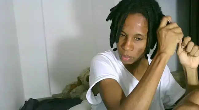 Snapshot of africa_deluxe chatting on February 15, 9:49 pm africa deluxe online show from February 15, 9:49 pm