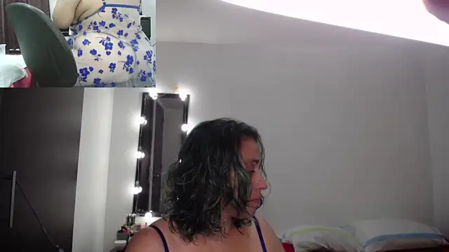 zoe hotxxx online show from September 22, 1:50 pm