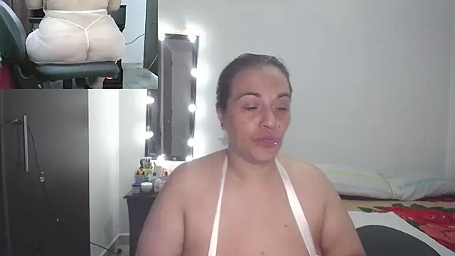 zoe hotxxx online show from November 3, 1:26 pm