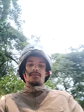 Snapshot of doodosantoss chatting on December 4, 9:36 pm doodosantoss online show from December 4, 9:36 pm