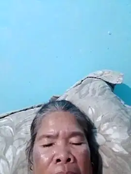 Snapshot of sexylizzy4u chatting on February 24, 1:01 pm sexylizzy4u online show from February 24, 1:01 pm