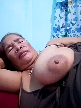 Snapshot of sexylizzy4u chatting on October 4, 2:51 pm sexylizzy4u online show from October 4, 2:51 pm