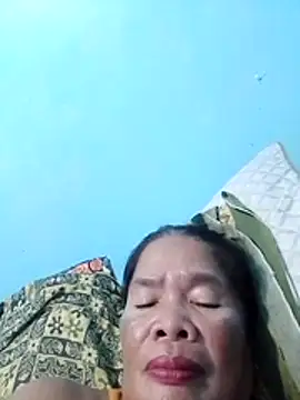 Snapshot of sexylizzy4u chatting on January 7, 2:11 pm sexylizzy4u online show from January 7, 2:11 pm