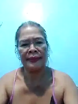 Snapshot of sexylizzy4u chatting on February 5, 11:17 am sexylizzy4u online show from February 5, 11:17 am