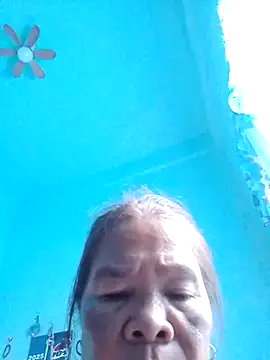 Snapshot of sexylizzy4u chatting on November 16, 2:27 am sexylizzy4u online show from November 16, 2:27 am