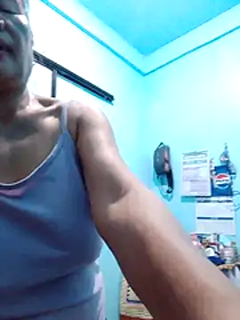 Snapshot of sexylizzy4u chatting on February 2, 2:16 pm sexylizzy4u online show from February 2, 2:16 pm