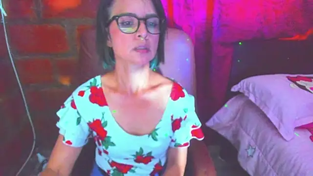 BrianaGarner online show from June 21, 5:19 pm