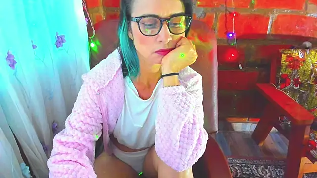 BrianaGarner online show from May 4, 2:42 pm
