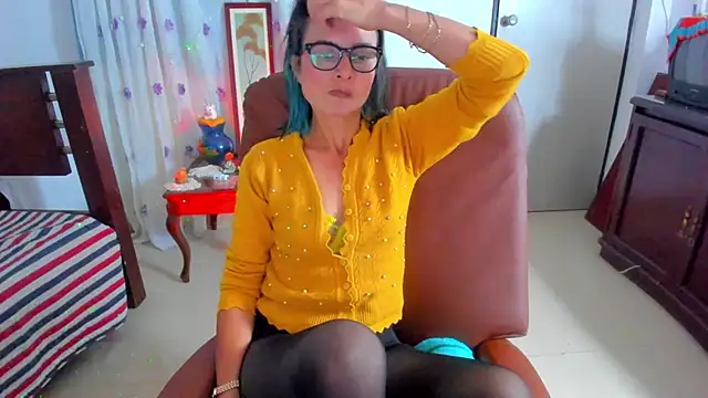 BrianaGarner online show from February 17, 6:27 pm