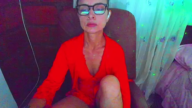 BrianaGarner online show from May 31, 6:19 am