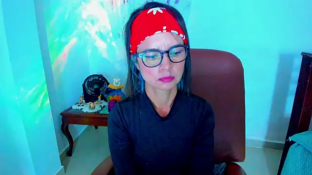 BrianaGarner online show from January 18, 9:13 am