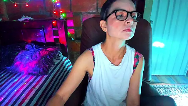 BrianaGarner online show from March 30, 6:59 am