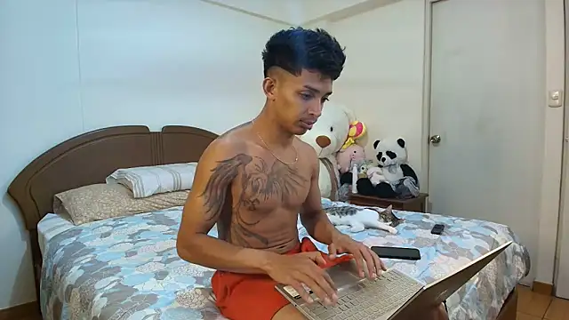 Snapshot of _dannyaldana_ chatting on January 14, 4:50 pm  dannyaldana  online show from January 14, 4:50 pm