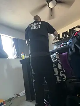 Slumlords online show from April 21, 9:32 pm