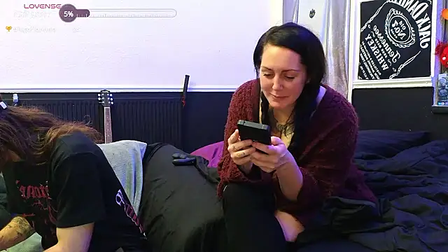 AltustThomas online show from December 7, 1:08 am