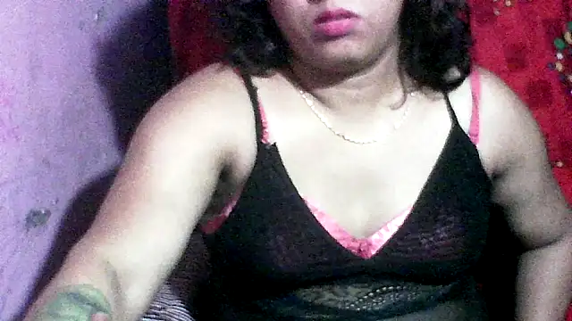 Snapshot of koyel90 chatting on November 6, 6:12 pm koyel90 online show from November 6, 6:12 pm