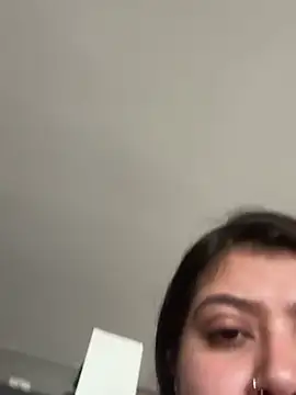 Snapshot of emilyjohanson chatting on February 6, 1:54 pm emilyjohanson online show from February 6, 1:54 pm