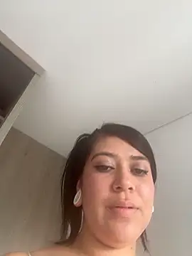 Snapshot of emilyjohanson chatting on June 21, 5:52 pm emilyjohanson online show from June 21, 5:52 pm