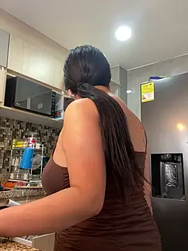 Snapshot of emilyjohanson chatting on January 7, 3:12 pm emilyjohanson online show from January 7, 3:12 pm