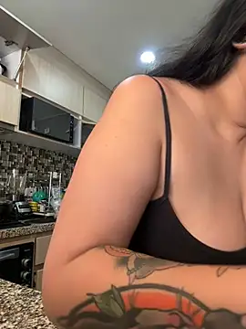 Snapshot of emilyjohanson chatting on January 10, 2:55 pm emilyjohanson online show from January 10, 2:55 pm