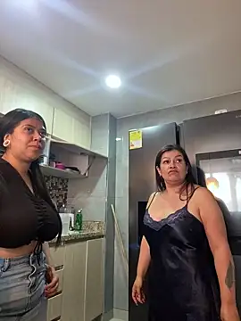 Snapshot of emilyjohanson chatting on January 8, 2:03 pm emilyjohanson online show from January 8, 2:03 pm