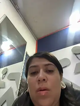 Snapshot of emilyjohanson chatting on June 23, 6:50 pm emilyjohanson online show from June 23, 6:50 pm