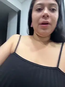 emilyjohanson online show from April 23, 6:31 pm