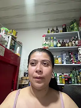 Snapshot of emilyjohanson chatting on February 5, 11:33 pm emilyjohanson online show from February 5, 11:33 pm