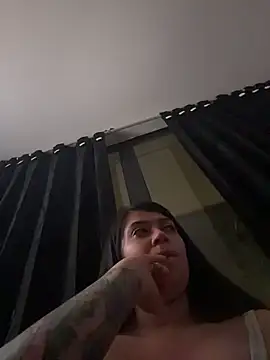 emilyjohanson online show from April 11, 5:26 am