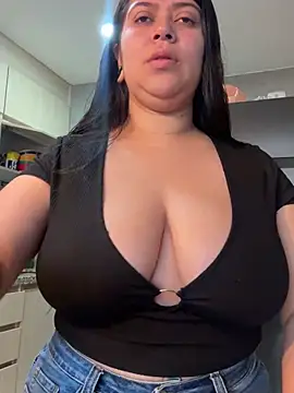 Snapshot of emilyjohanson chatting on March 20, 1:48 pm emilyjohanson online show from March 20, 1:48 pm