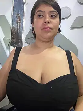 Snapshot of emilyjohanson chatting on March 12, 6:43 pm emilyjohanson online show from March 12, 6:43 pm