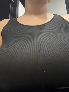 emilyjohanson online show from May 5, 4:21 pm