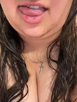 Snapshot of Jane_BBW chatting on July 1, 9:20 am Jane BBW online show from July 1, 9:20 am