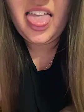 Snapshot of Jane_BBW chatting on November 23, 9:14 pm Jane BBW online show from November 23, 9:14 pm