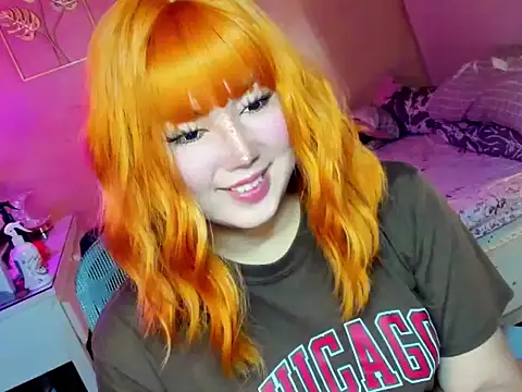 HOTnWILDalice online show from November 13, 2:37 am