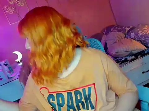 HOTnWILDalice online show from November 25, 2:34 am